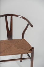 Silla Trama Mix de madera de haya con asiento de cuerda tejida, color chocolate