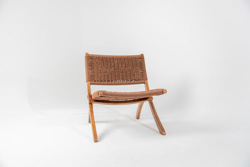 Silla Akari Mix de madera de caucho con asiento tejido, color chocolate